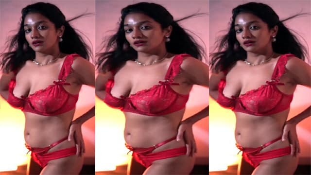 Lavanya Manickam Actress Bikini Tease Slow Mo Video